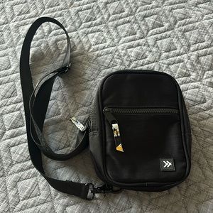 Thread wallet bag